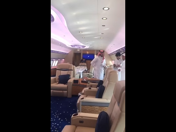 அபுதாபி இளவரசரின் சொகுசு விமானம்- வீடியோ!