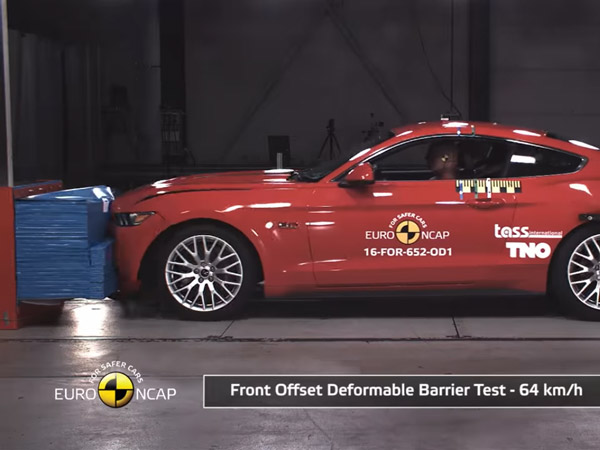  கிராஷ் டெஸ்ட்டில் மோசமான தர மதிப்பீட்டை பெற்ற ஃபோர்டு மஸ்டாங் கார்!