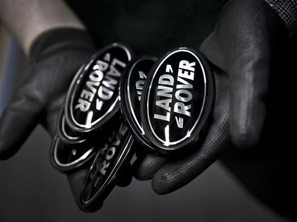 ஜாகுவார் லேண்ட்ரோவர் ஆலையிலிருந்து பல கோடி மதிப்புடைய கார் எஞ்சின்கள் திருட்டு!