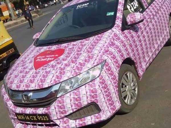  காதலியை கவர்வதற்காக 2,000 ரூபாய் நோட்டுகளால் காரை அலங்கரித்த வாலிபர்!