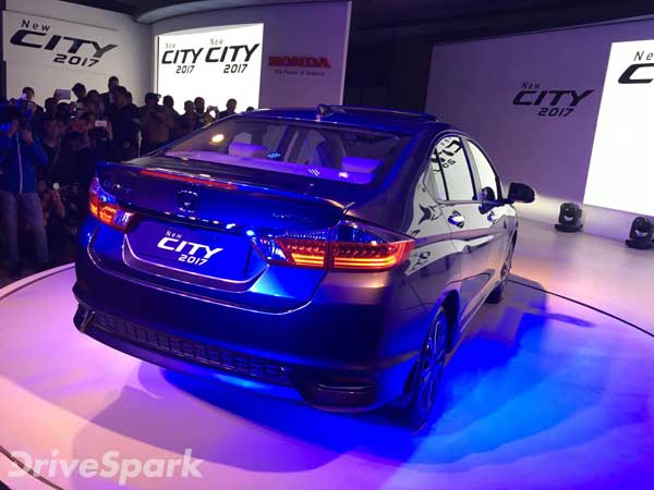 போட்டியாளர்களுடன் புதிய ஹோண்டா சிட்டி காரின் விலை ஒப்பீடு!