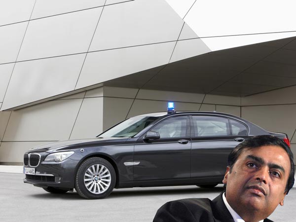 போலீசாருக்கு பிஎம்டபிள்யூ எக்ஸ்5 கார் வாங்கி கொடுத்த முகேஷ் அம்பானி!