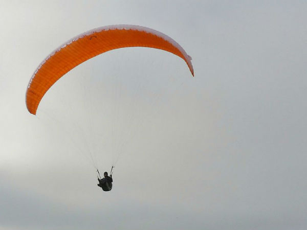 பாரா கிளைடரை சொந்தமாக தயாரித்த கிராமத்து இளைஞர்!