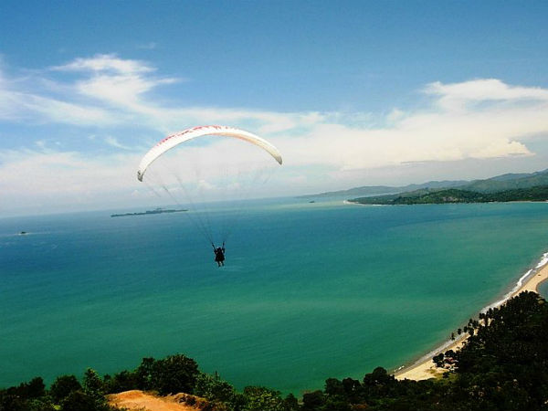 பாரா கிளைடரை சொந்தமாக தயாரித்த கிராமத்து இளைஞர்!