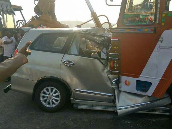 நெடுஞ்சாலையில் காரில் பயணிப்போர் உஷார்...!! நெடுஞ்சாலையில் காரில் பயணிப்போர் உஷார்...!!