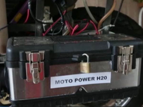 இந்த பைக்குக்கு பெட்ரோல் தேவையில்லை தண்ணீர் போதும்! இந்த பைக்குக்கு பெட்ரோல் தேவையில்லை தண்ணீர் போதும்!