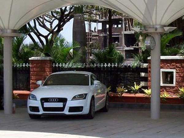 120 சூப்பர் கார்கள், எண்ணிடலங்கா சூப்பர் பைக்குகள்... கலக்கும் இளம் தொழிலதிபர்!