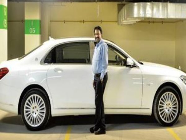 ரூ.3.2 கோடியில் மெர்சிடிஸ் மேபக் கார் வாங்கிய சலூன் கடை உரிமையாளர்!