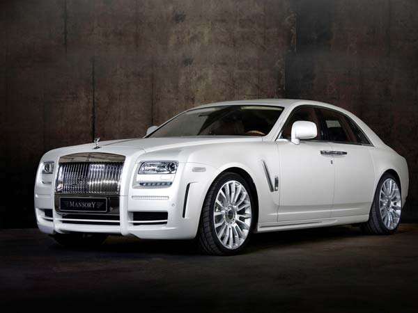 ரூ.3.2 கோடியில் மெர்சிடிஸ் மேபக் கார் வாங்கிய சலூன் கடை உரிமையாளர்!