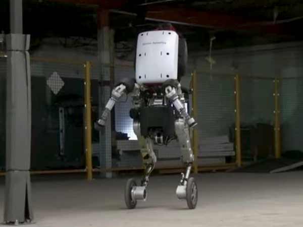 கூகுள் உருவாக்கியுள்ள புதிய ரோபோ