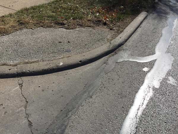 போர்சே காரை அப்பளமாக நொறுக்கிய மெக்கானிக்