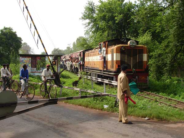 சுதந்திர இந்தியாவில் ஓடும் ஆங்கிலேயருக்கு சொந்தமான ரயில்