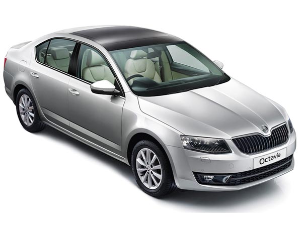 கழுதையை வைத்து போராட்டம் நடத்திய ஸ்கோடா கார் உரிமையாளர்