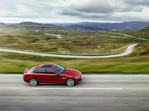 ஜாகுவார் கார் விளம்பரத்துக்கு இங்கிலாந்தில் தடை