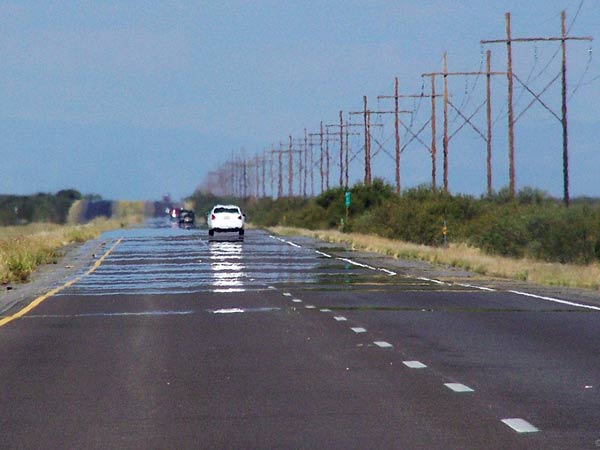 கோடையை சமாளிக்க உதவும் 10 முக்கிய கார் ஆக்ஸசரிகள்