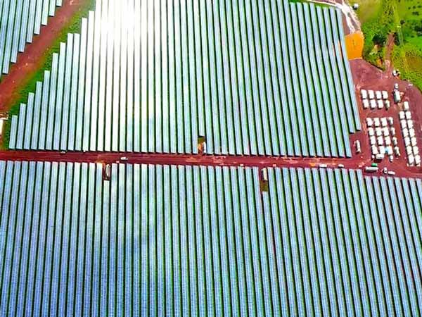 உலகின் மிகப்பெரிய சோலார்’ பூங்காவை அமைத்தது டெஸ்லா