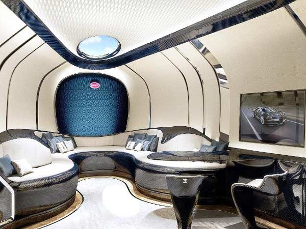 புகாட்டி சிரோன் காரை மையப்படுத்தி உருவாக்கப்பட்ட உல்லாச படகு!