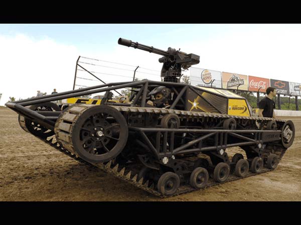 ராணுவ கவச வாகனங்கள் விற்பனைக்கு அறிமுகம் ராணுவ கவச வாகனங்கள் விற்பனைக்கு அறிமுகம்