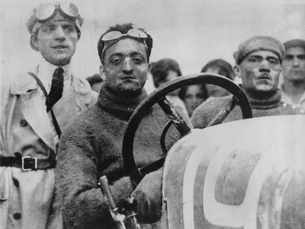 ஃபெராரி நிறுவன உரிமையாளராக நடிக்கும் ஹூக் ஜேக்மென்