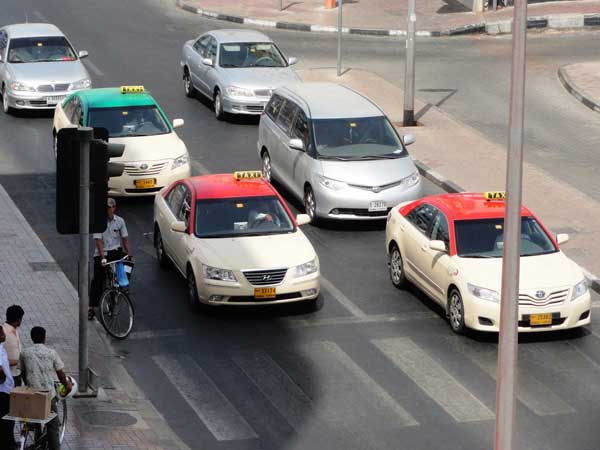 துபாயில் வாடகை காரில் குழந்தையை மறந்த பெற்றோர் துபாயில் வாடகை காரில் குழந்தையை மறந்த பெற்றோர்