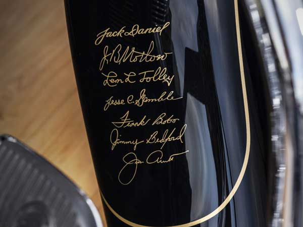 ஸ்பெஷ்லான இந்தியன் மோட்டார் சைக்கிள் அறிமுகம்