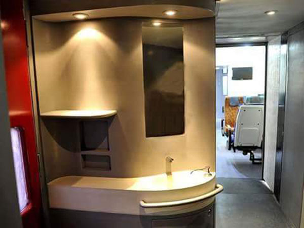 ஆடம்பர பயணத்தை தரும் ’அனுபூதி’ பெட்டிகள் ஆடம்பர பயணத்தை தரும் ’அனுபூதி’ பெட்டிகள்