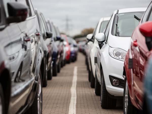 தனுஷின் ‘பொல்லாதவன்’ பட பாணியில் கார்களை திருடிய கும்பல்!