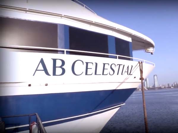 பிரம்மாண்ட கப்பலில் மும்பையின் முதல் மிதக்கும் ஹோட்டல்