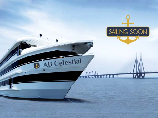 பிரம்மாண்ட கப்பலில் மும்பையின் முதல் மிதக்கும் ஹோட்டல்