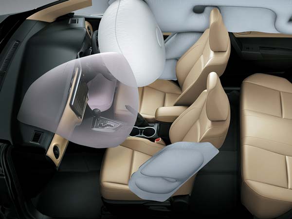 மேம்படுத்தப்பட்ட புதிய டொயோட்டா கரோலா ஆல்டிஸ் கார் அறிமுகம்