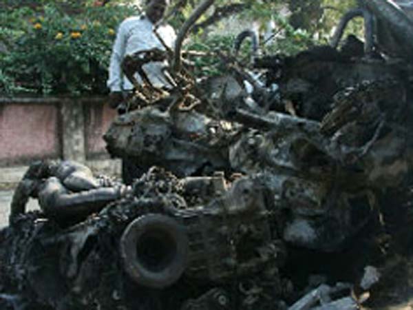 வெளியே வர முடியாமல் காருக்குள் சிக்கி உயிரிழந்த அஸ்வின் சுந்தர்...!!