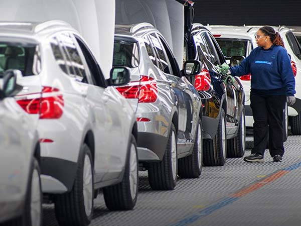  போதை பணியாளர்களால் ரூ.6.5 கோடியை இழந்த பி.எம்.டபுள்யூ