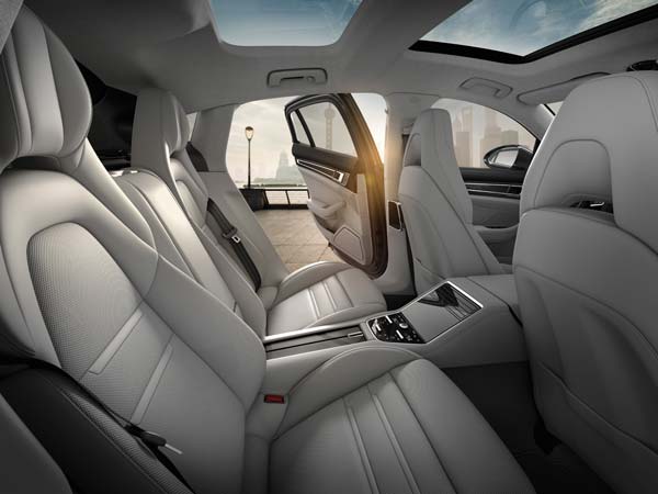 புதிய போர்ஷே பனேமெரா டர்போ கார் அறிமுகம்