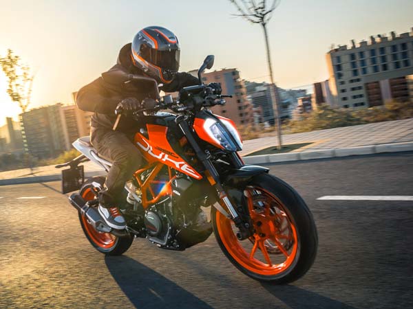 கே.டி.எம் 390 டியூக்