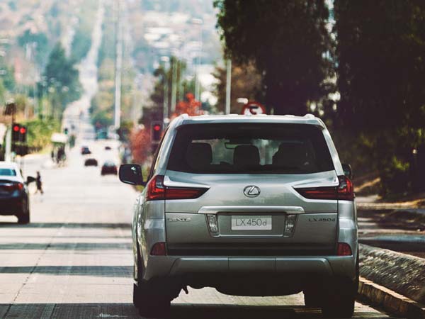 டொயோட்டா லெக்ஸஸ் ஆடம்பர கார்கள் இந்தியாவில் அறிமுகம்