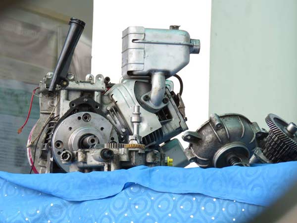 ஐ.ஐ.டி மாணவர்கள் உருவாக்கிய இந்தியாவின் முதல் ரேஸிங் கார்!