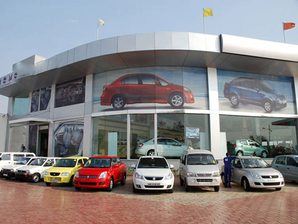 புதுசுன்னு சொல்லி பழைய கார்களை விற்ற கார் டீலர்கள்!