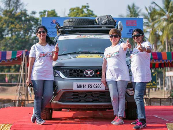 கோவையிலிருந்து லண்டனுக்கு காரில் சாகசப் பயணத்தை துவங்கிய பெண்கள்!