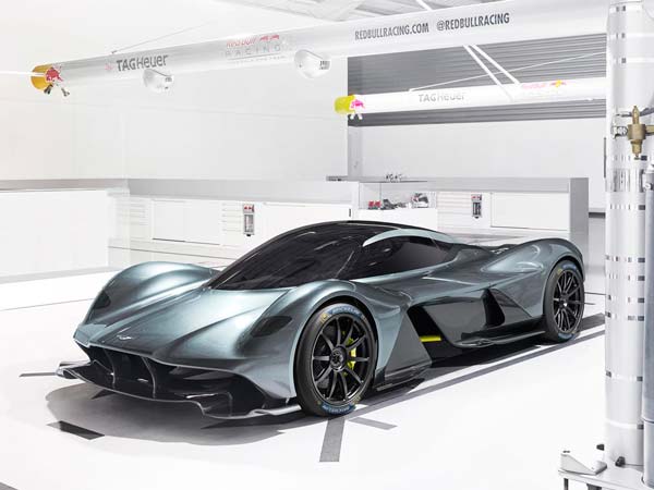 04. அஸ்டன் மார்ட்டின் வல்கைரி