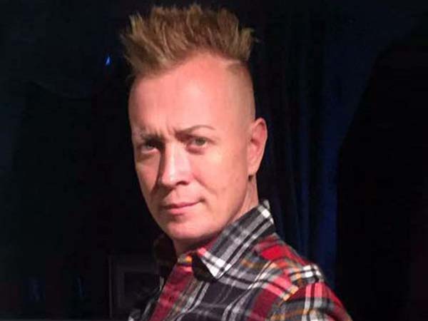 32 முயற்சிகளுக்கு பிறகு கார் உரிமம் பெற்ற சாதனை நபர்