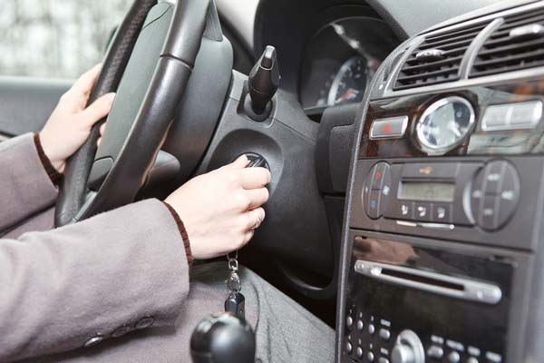 32 முயற்சிகளுக்கு பிறகு கார் உரிமம் பெற்ற சாதனை நபர்