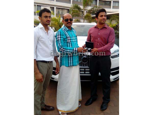 வால்வோ சொகுசு காரில் பெட்ரோலுக்கு பதில் டீசல் நிரப்பிய பங்க் ஊழியர்!