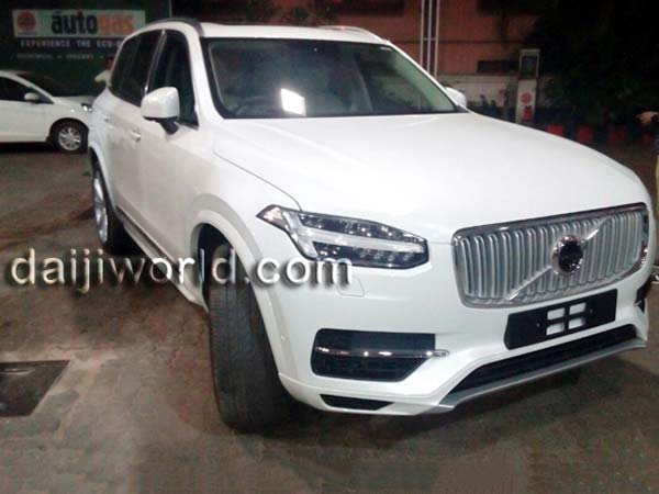 வால்வோ சொகுசு காரில் பெட்ரோலுக்கு பதில் டீசல் நிரப்பிய பங்க் ஊழியர்!