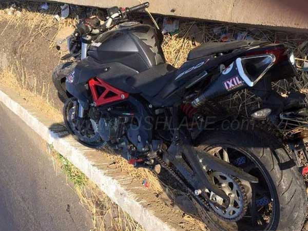 விபத்தில் சிக்கி சிதைந்த பெனெல்லி சூப்பர் பைக்