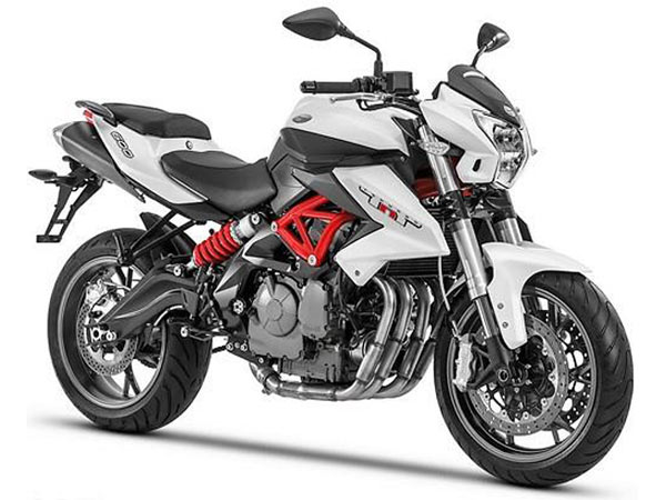 விபத்தில் சிக்கி சிதைந்த பெனெல்லி சூப்பர் பைக்