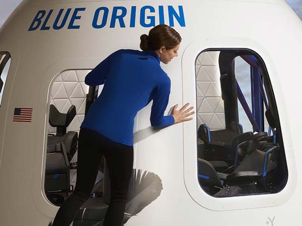 விண்வெளிக்கு சுற்றுலா அழைத்து செல்லும் ஆகாய கப்பல் ரெடி