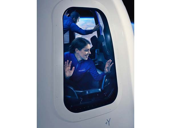 விண்வெளிக்கு சுற்றுலா அழைத்து செல்லும் ஆகாய கப்பல் ரெடி