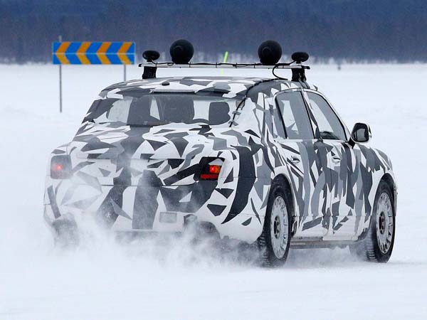 ரஷ்ய அதிபர் புதினுக்காக தயாராகி வரும் லிமோ கார்