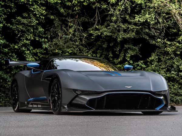 அதிரடியான அஸ்டன் மார்ட்டினின் புதிய ஸ்போர்ட்ஸ் கார்