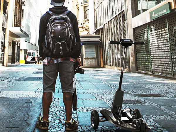 மடித்து வைக்கக்கூடிய எலக்ட்ரிக் ஸ்கூட்டர் அறிமுகம்